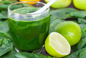 kale apple smoothie with lime