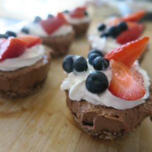 No-Bake Gluten-Free Vegan Chocolate Cheesecakes